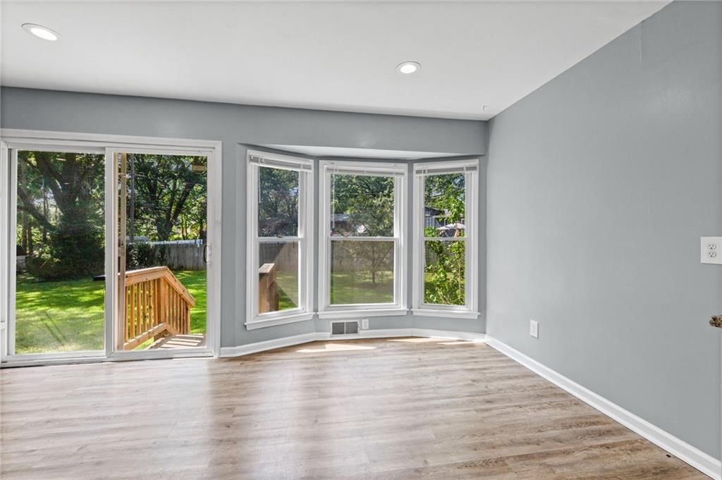 11038 Greenwood Road — photo 12