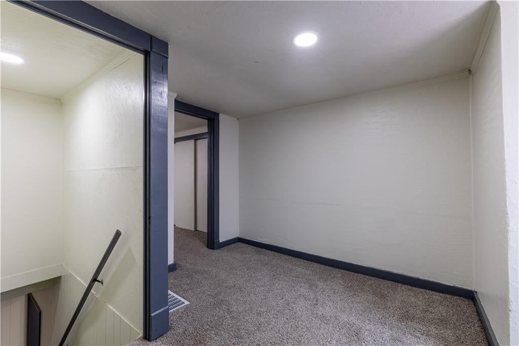 225 W Valley Street — photo 21