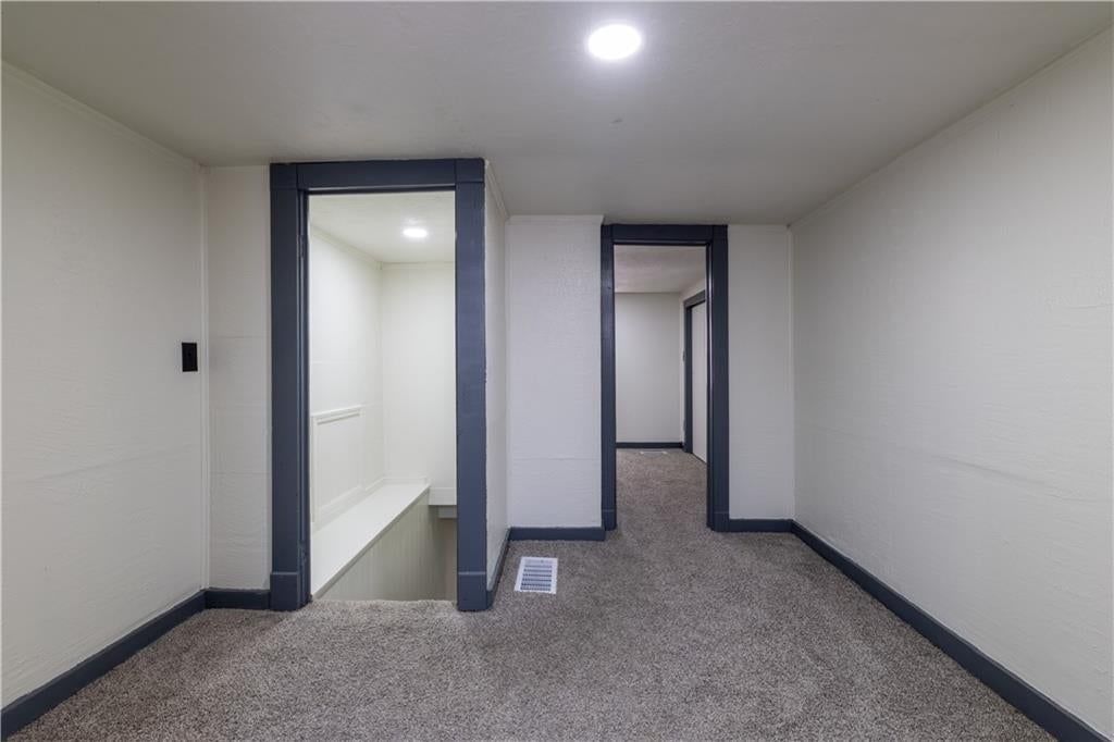 225 W Valley Street — photo 22
