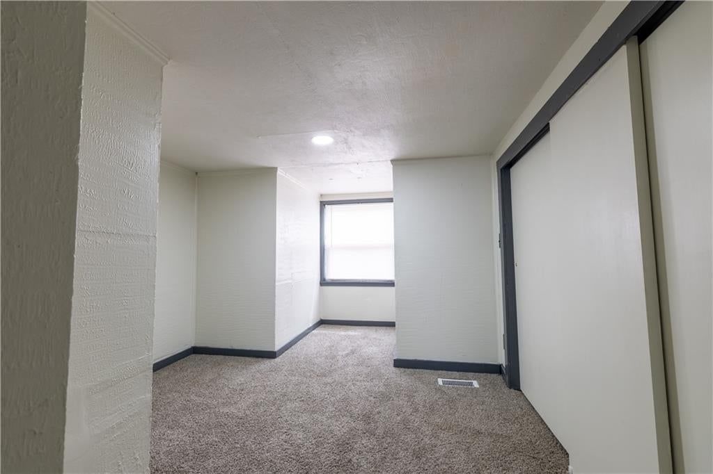 225 W Valley Street — photo 23