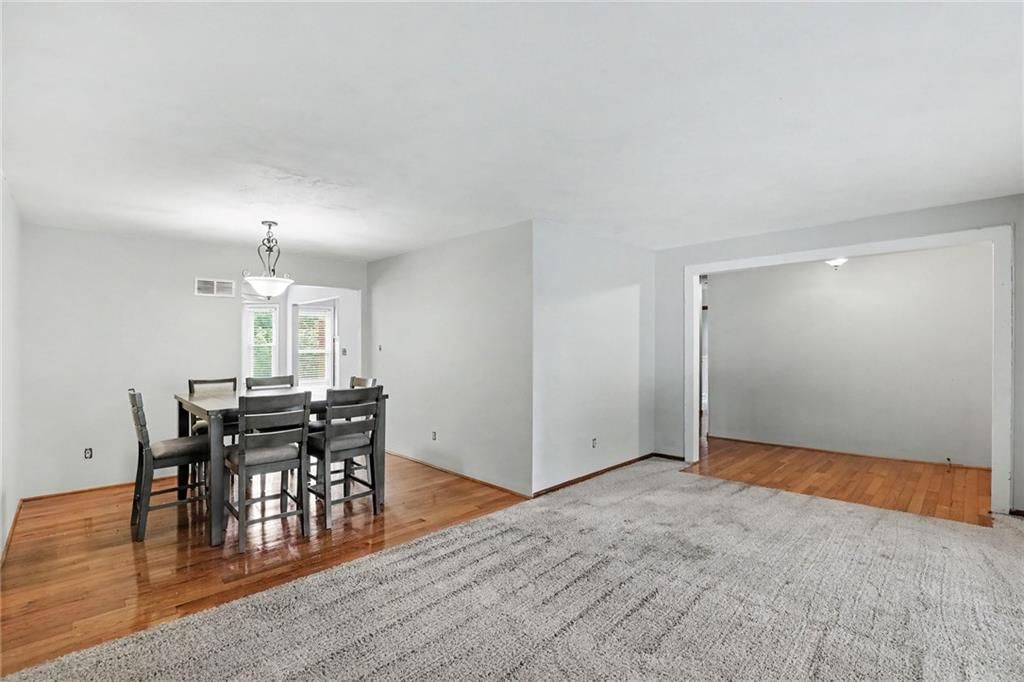 702 NW 12th Street — photo 7