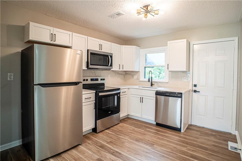 18405 E Truman Road — photo 9