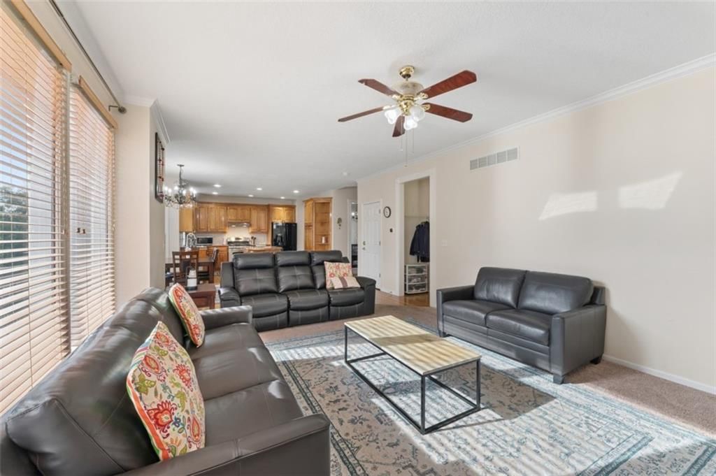 Photo 11 of 60 - 7233 Cottonwood Drive, Shawnee, KS 66213