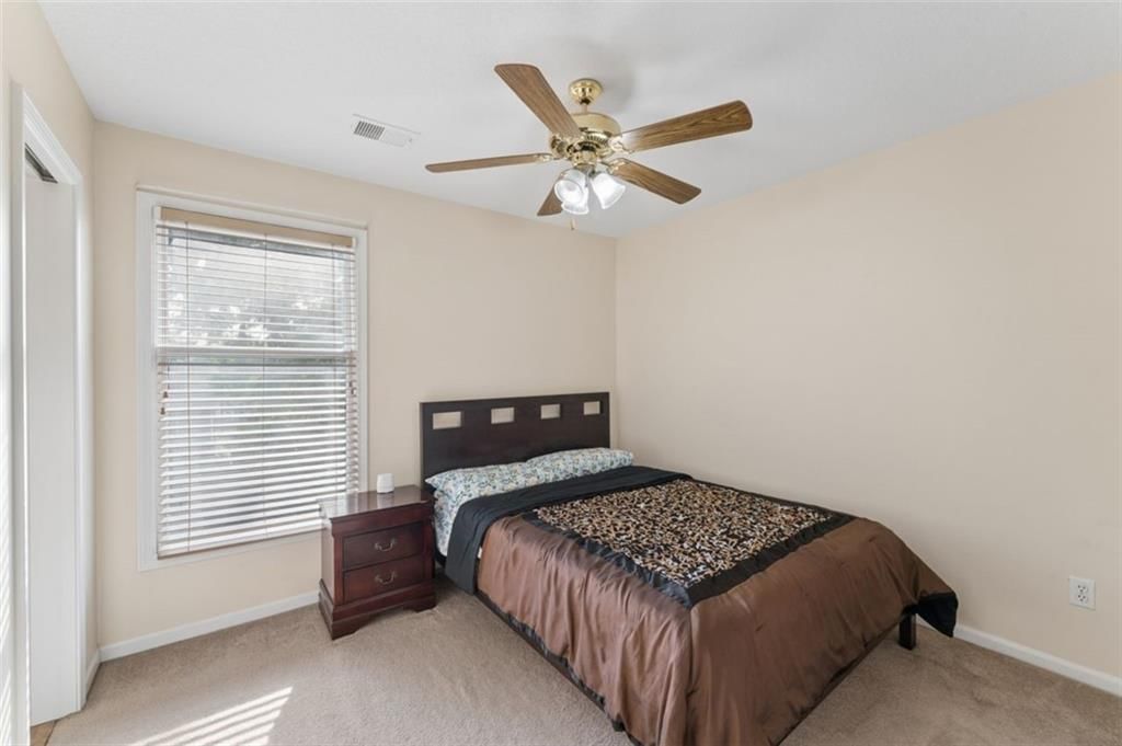 Photo 37 of 60 - 7233 Cottonwood Drive, Shawnee, KS 66213