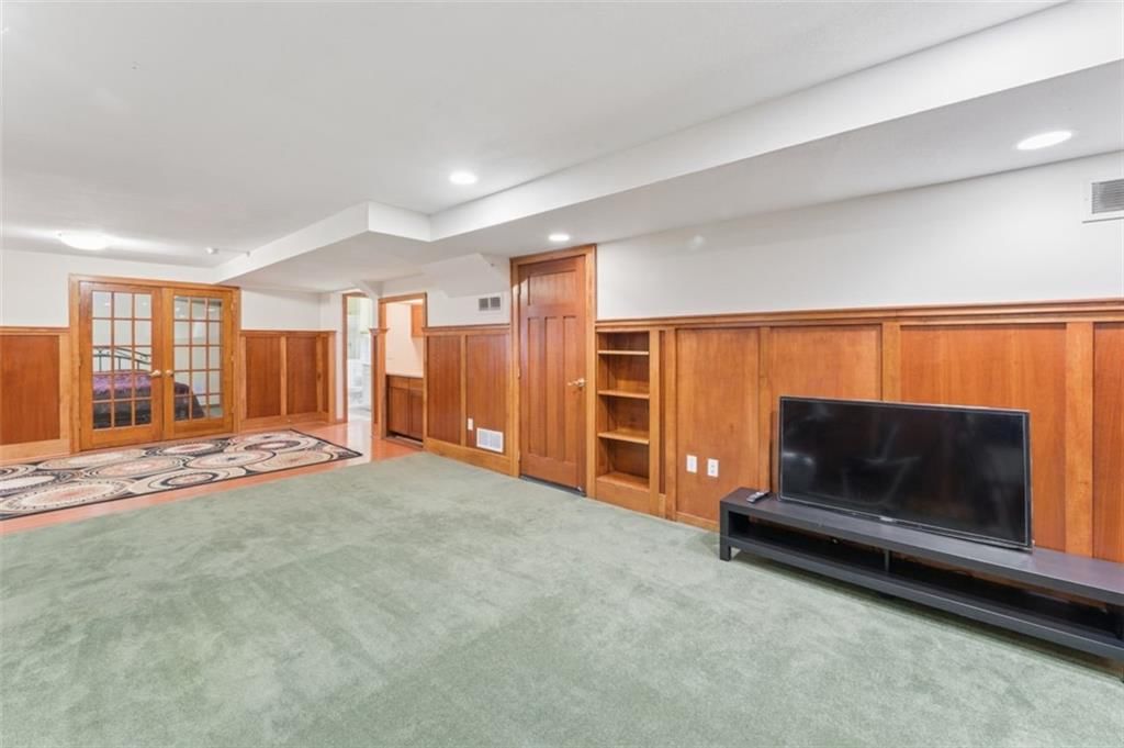 Photo 46 of 60 - 7233 Cottonwood Drive, Shawnee, KS 66213