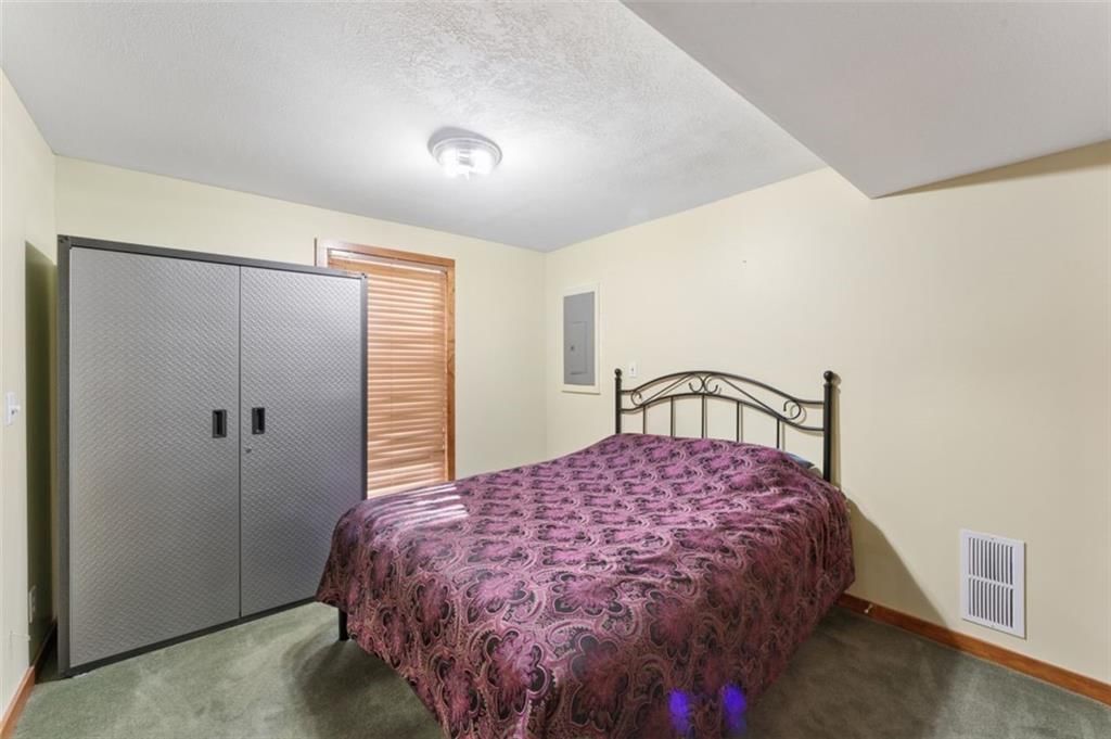 Photo 49 of 60 - 7233 Cottonwood Drive, Shawnee, KS 66213