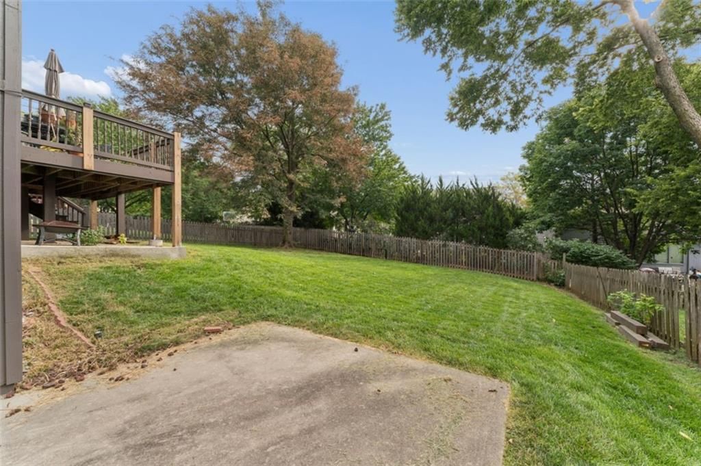 Photo 58 of 60 - 7233 Cottonwood Drive, Shawnee, KS 66213
