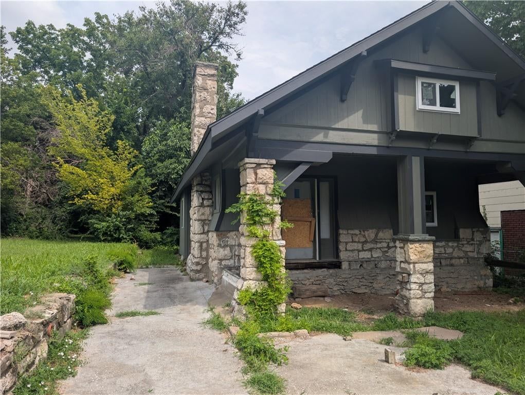 4011 Euclid Avenue — photo 1