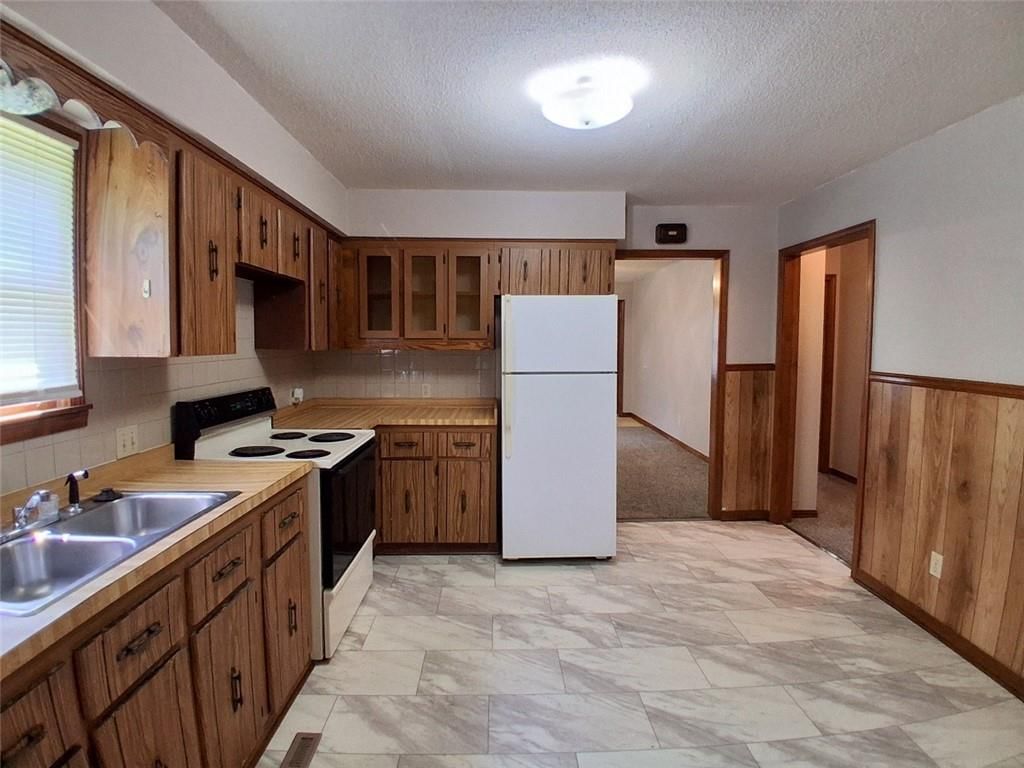 1017 E 14th Street — photo 10