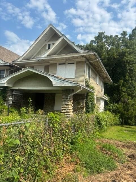 2508 E 42nd Street — photo 3