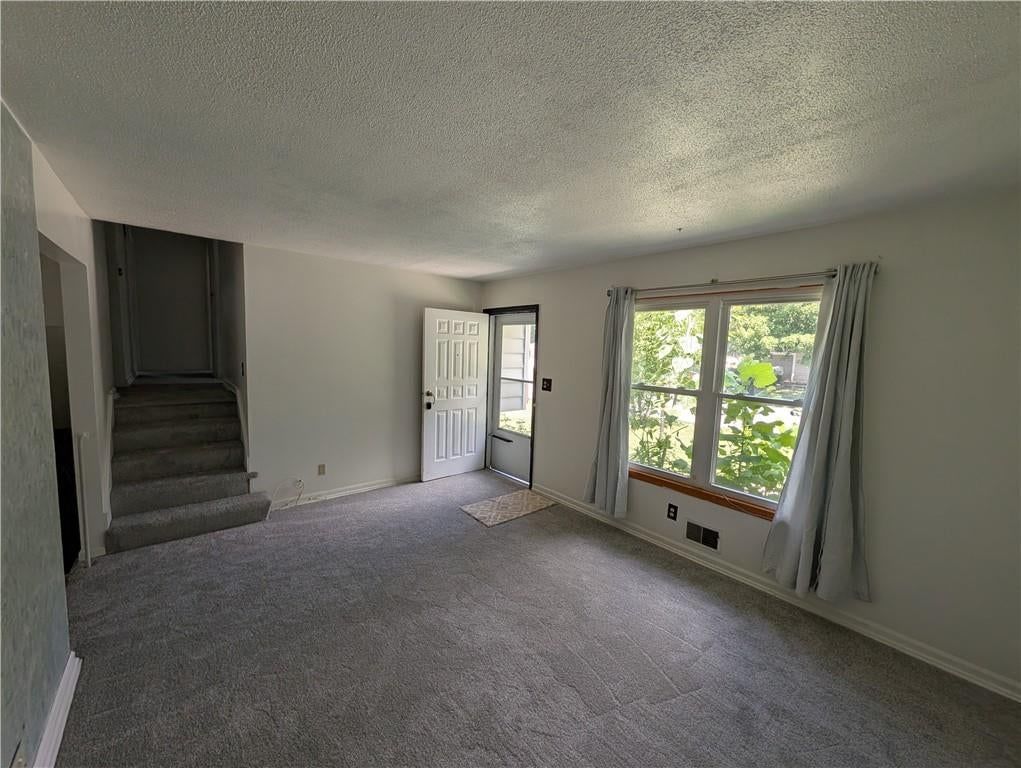 8 NW Noel Street — photo 2