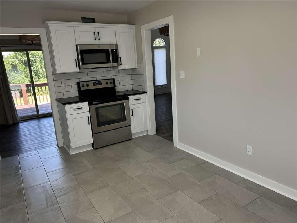 519 NE Timbercreek Drive — photo 10