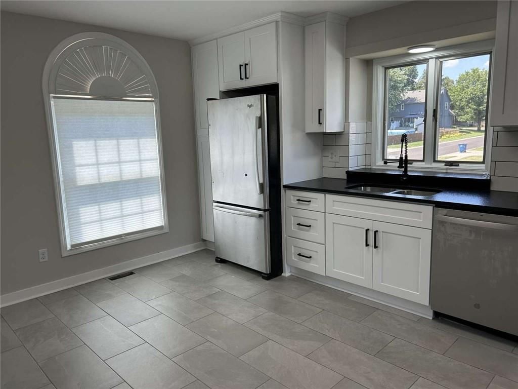 519 NE Timbercreek Drive — photo 11