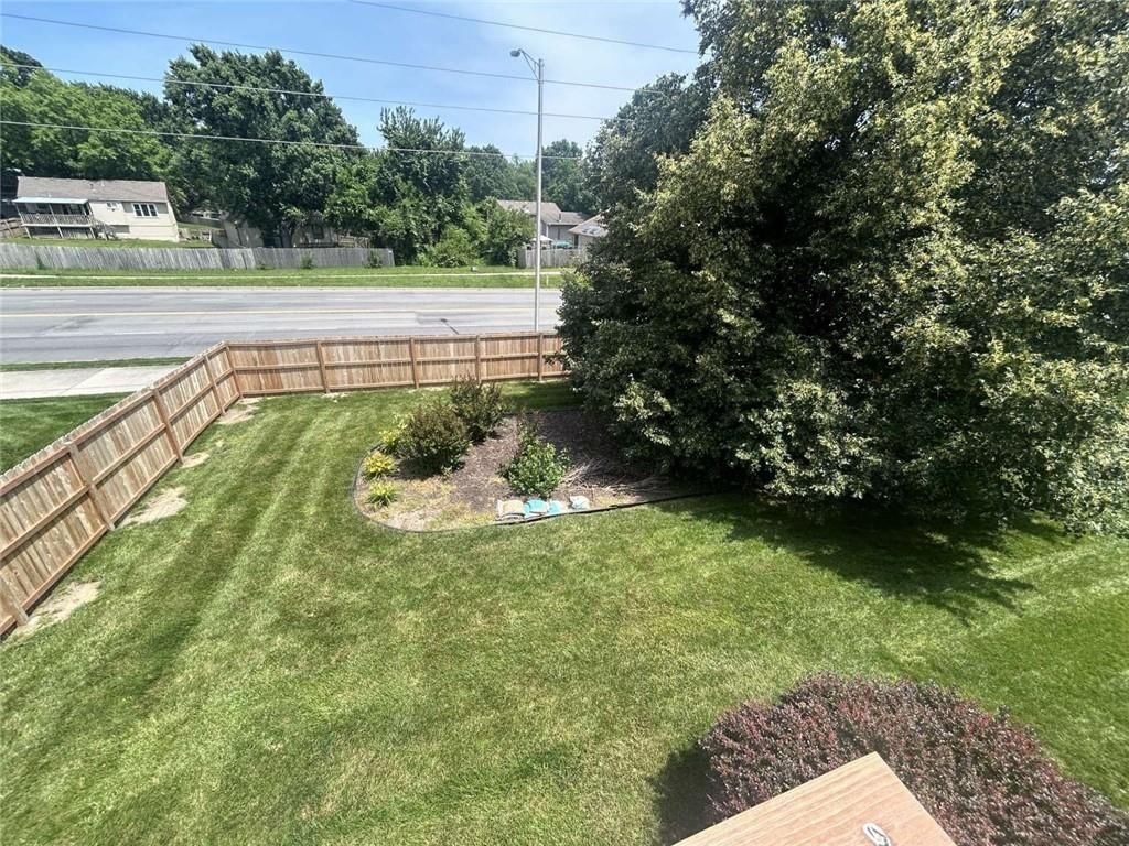 519 NE Timbercreek Drive — photo 27