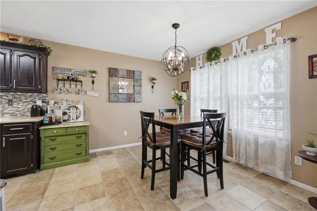 846 SW Country Hill Drive — photo 5