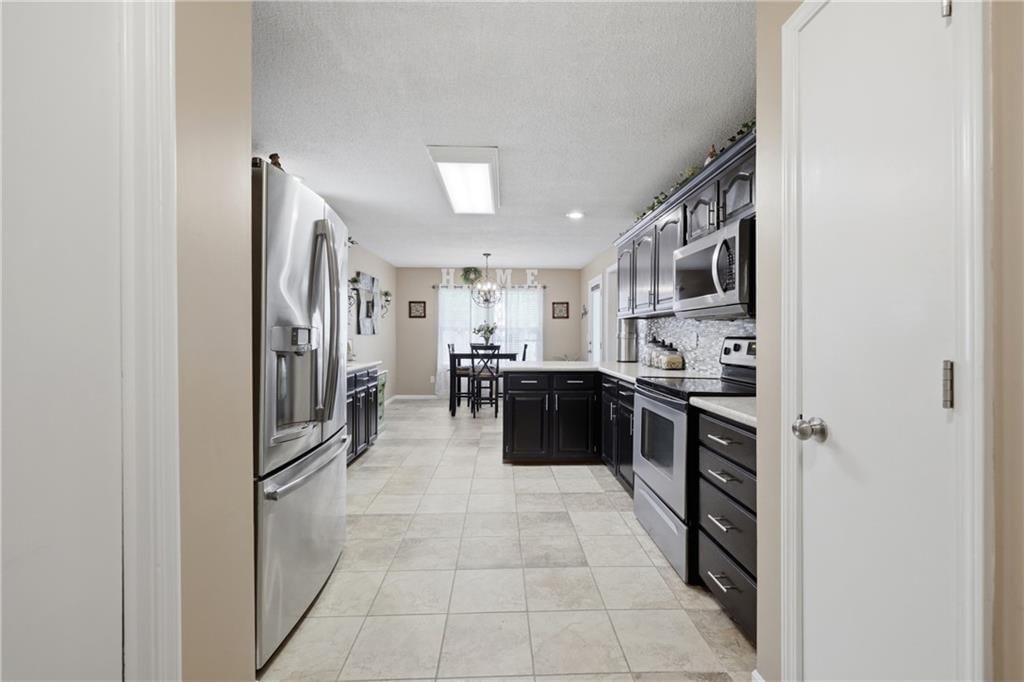 846 SW Country Hill Drive — photo 7