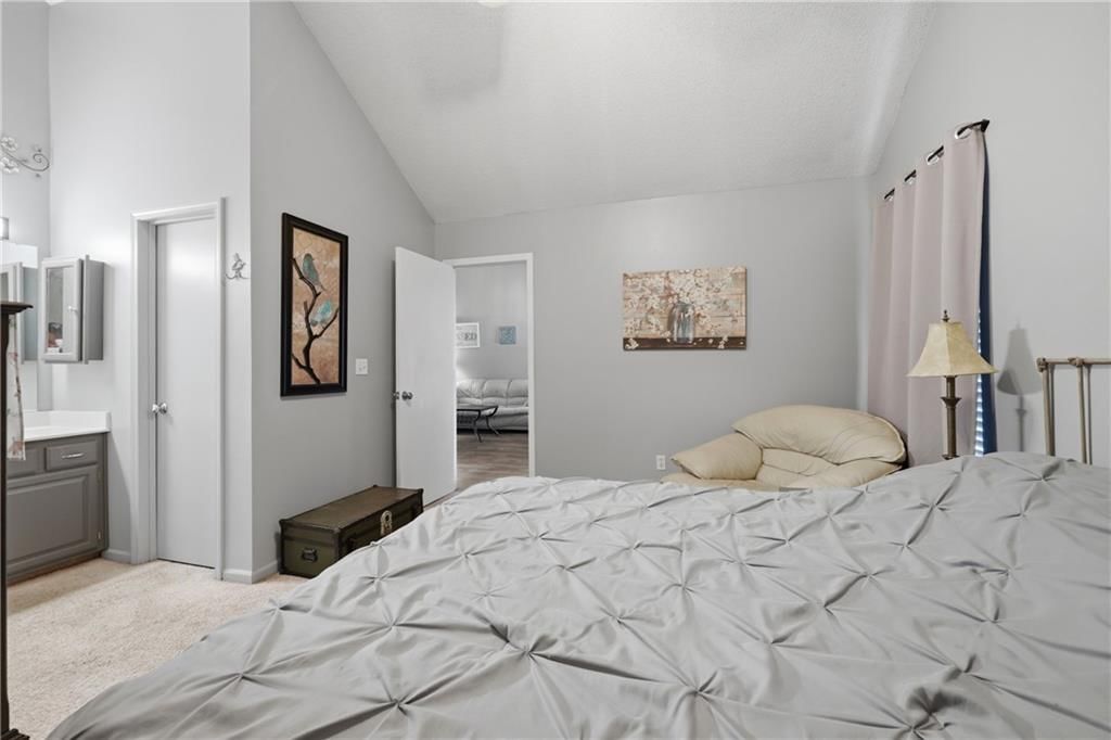 846 SW Country Hill Drive — photo 9