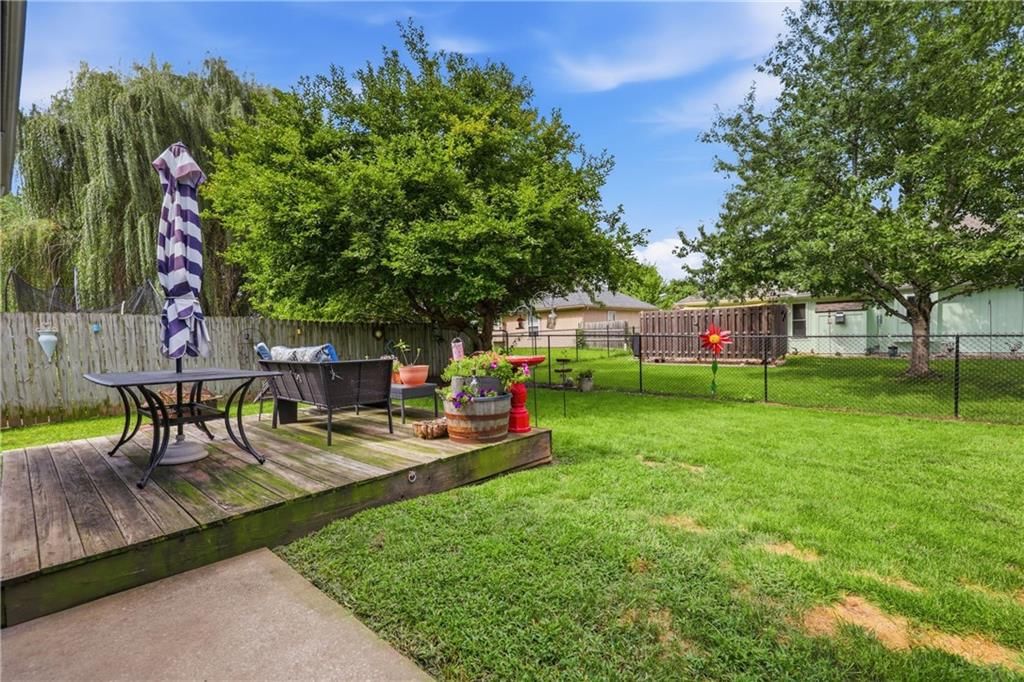846 SW Country Hill Drive — photo 21