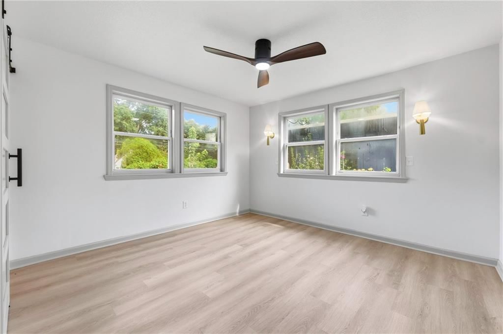 5429 Maple Street — photo 13