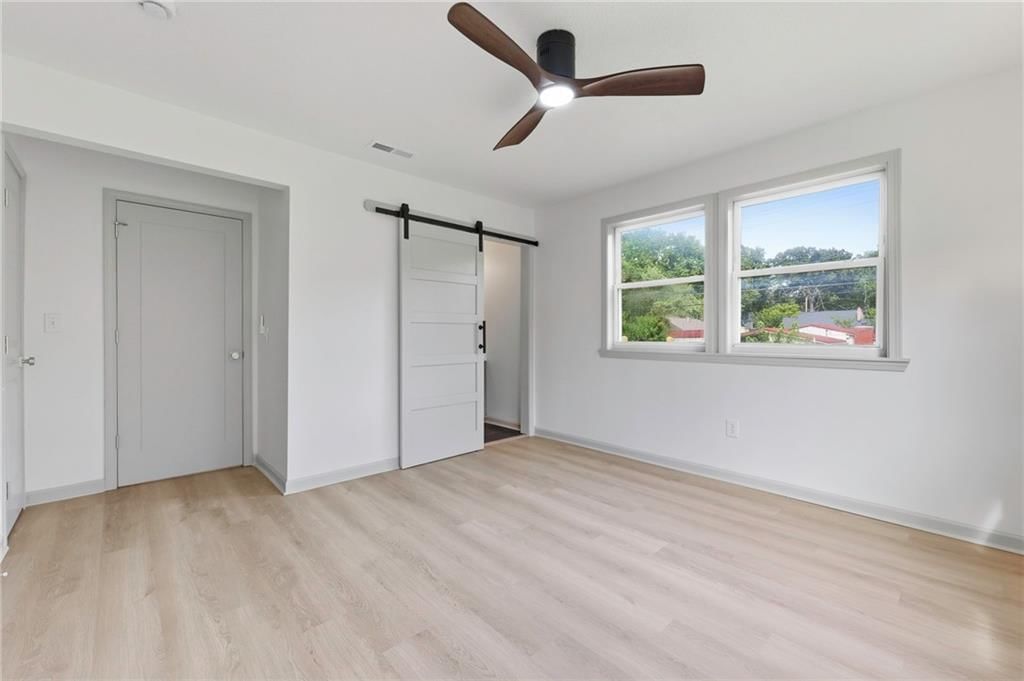 5429 Maple Street — photo 15