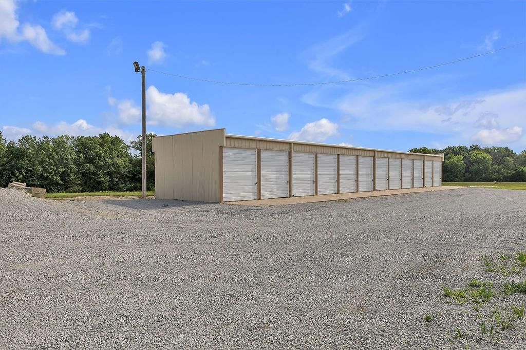 1600 Park Lane Drive — photo 10