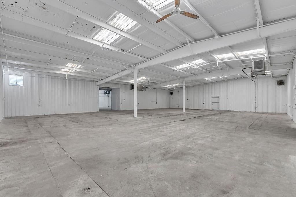 1600 Park Lane Drive — photo 28