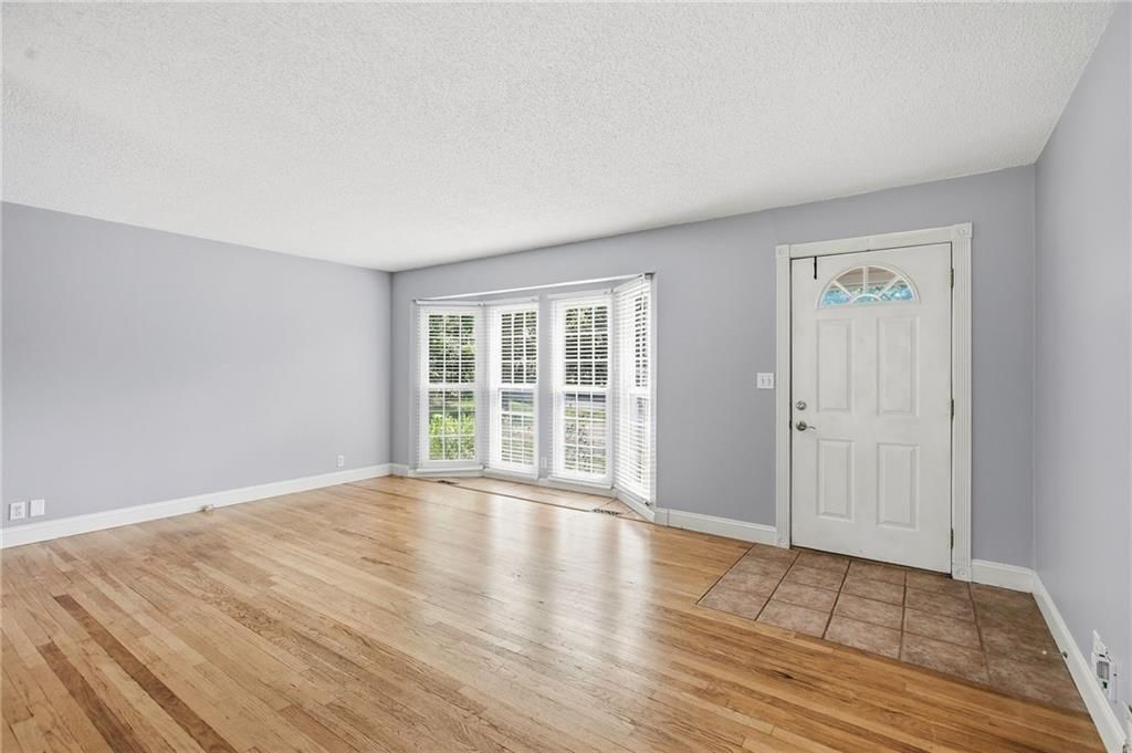 5728 Northern Avenue — photo 4