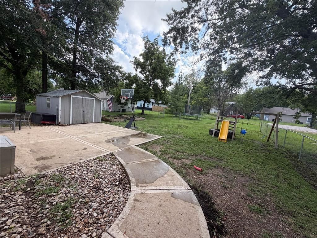 305 Fir Street — photo 9