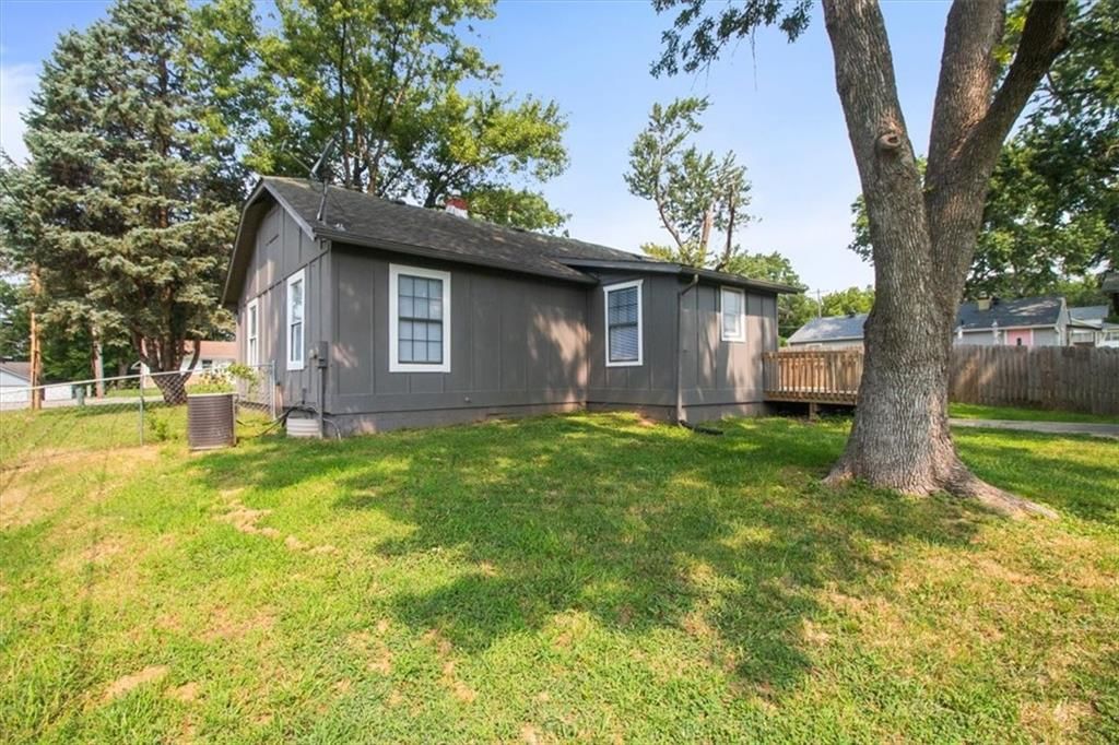1409 S Kings Highway — photo 16
