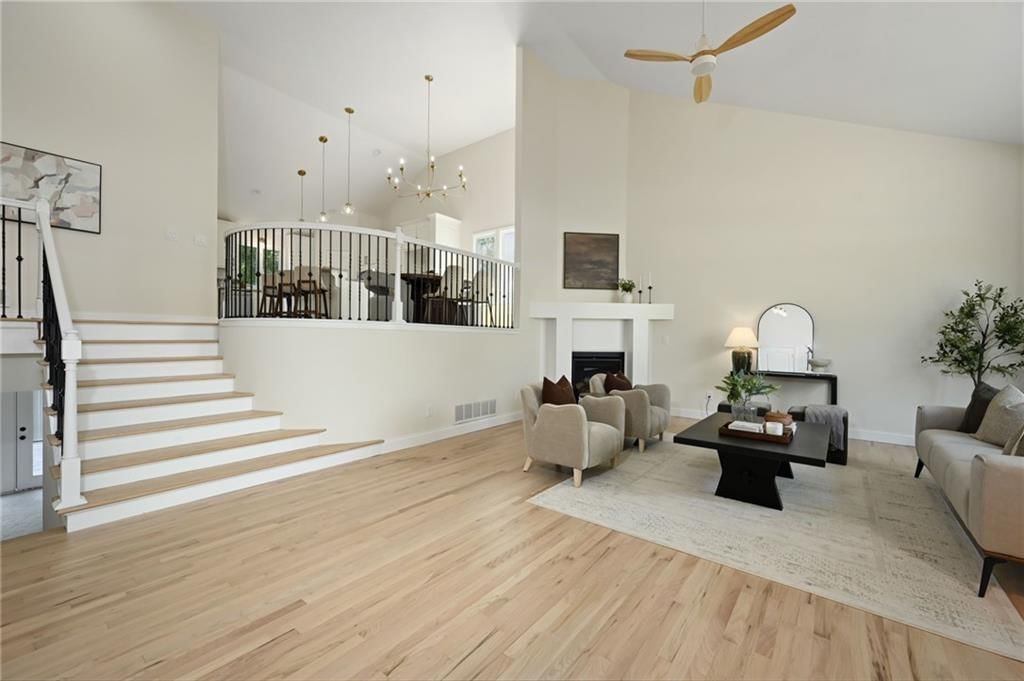 5621 W 151st Terrace — photo 4