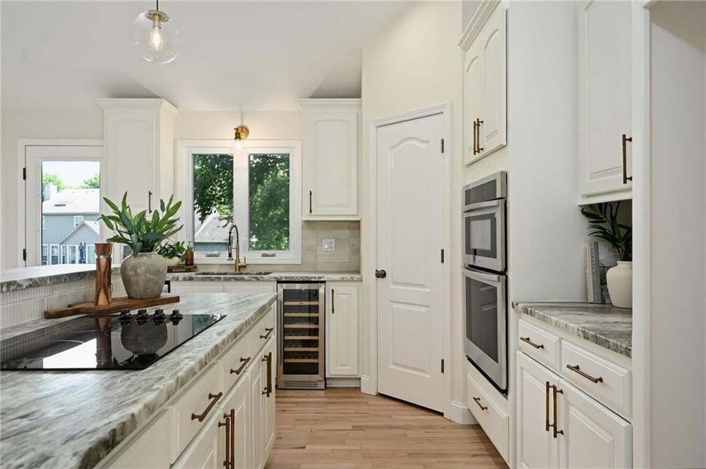 5621 W 151st Terrace — photo 8