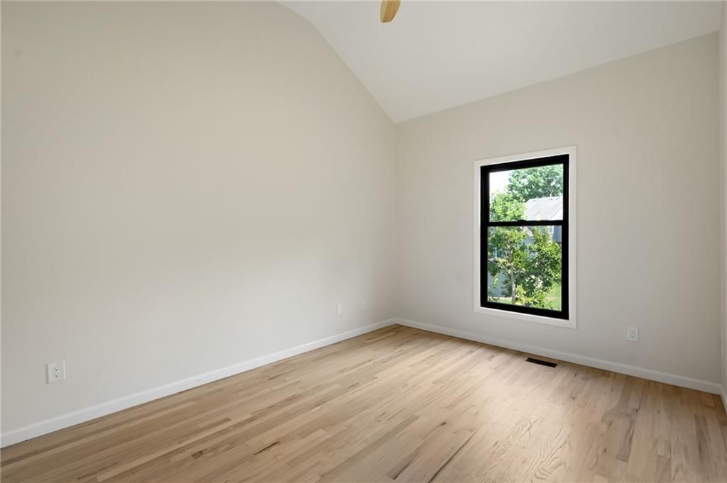 5621 W 151st Terrace — photo 18