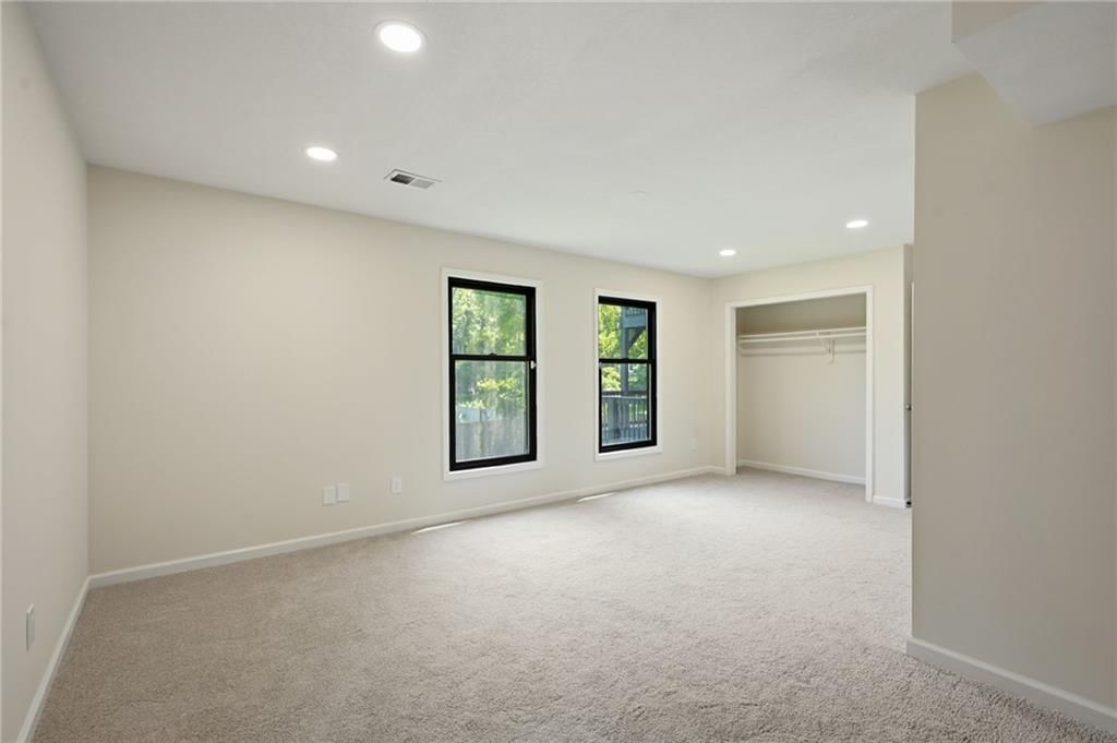 5621 W 151st Terrace — photo 21