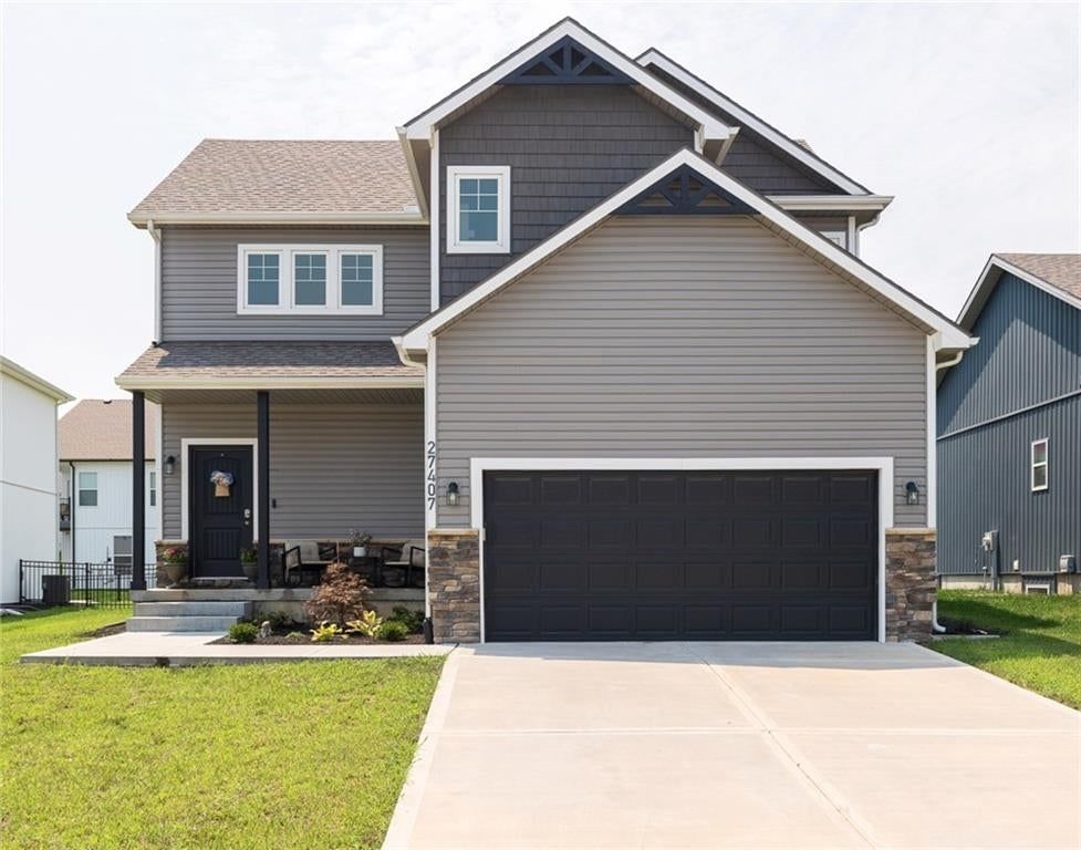 27407 E Sycamore Street, Lake Lotawana, MO