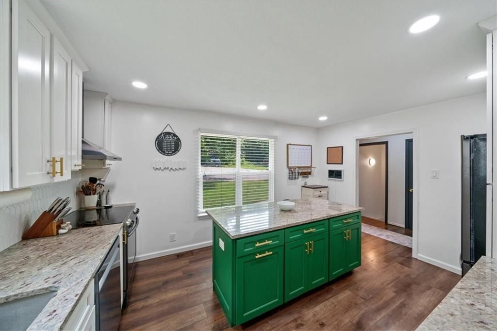 8209 W 56th Terrace — photo 9