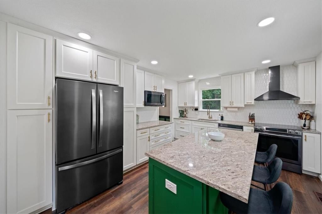8209 W 56th Terrace — photo 11