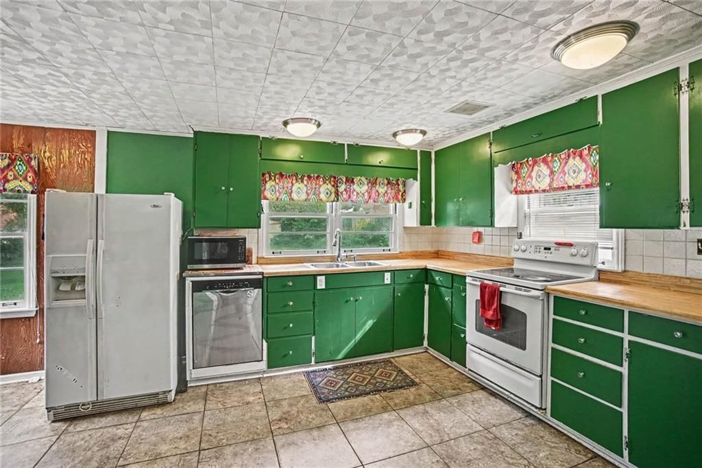 Photo 10 of 25 - 1208 W 25TH Terrace