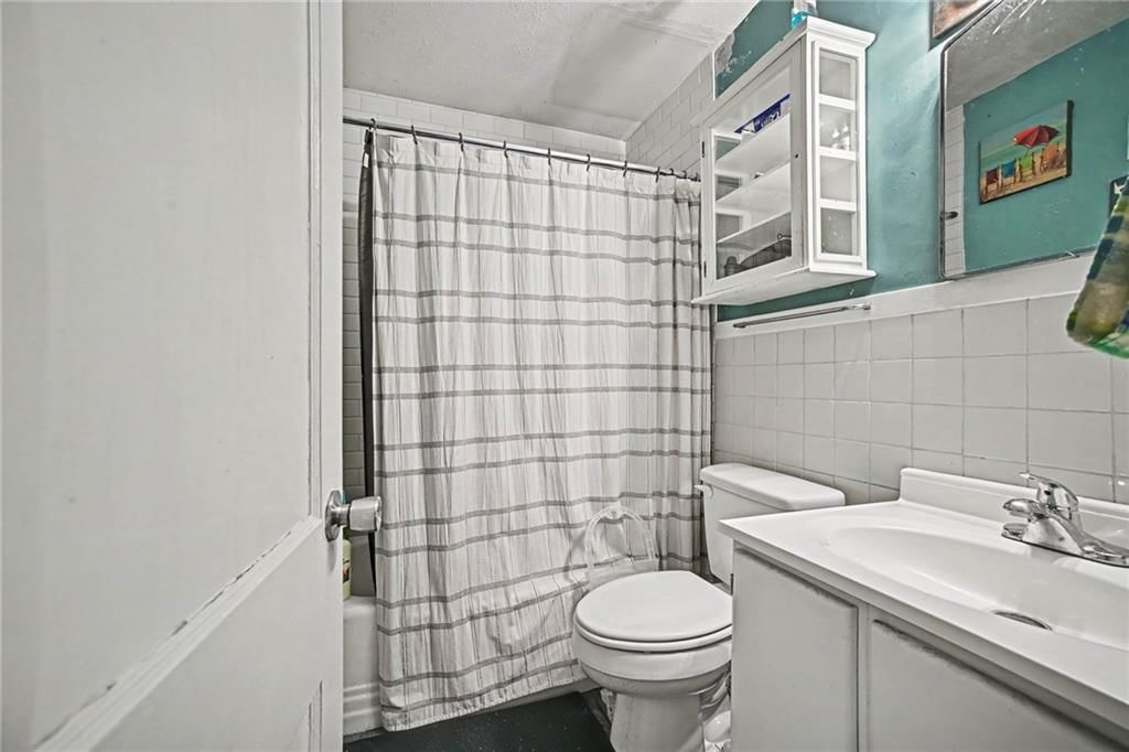 Photo 15 of 25 - 1208 W 25TH Terrace