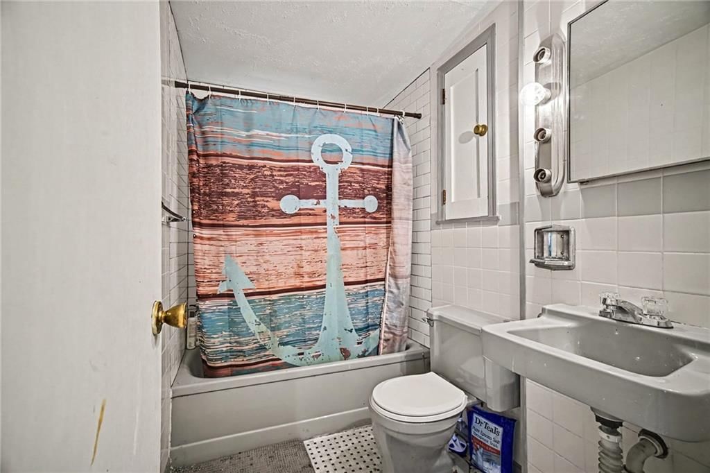 Photo 18 of 25 - 1208 W 25TH Terrace