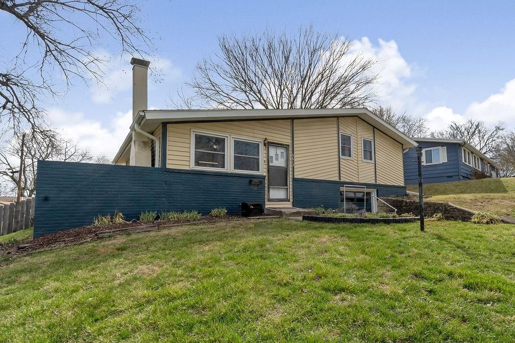 5613 N Euclid Avenue — photo 1