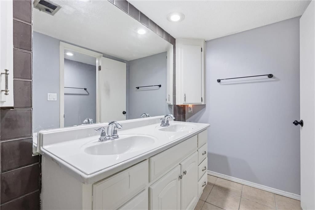 10162 Locust Street — photo 6