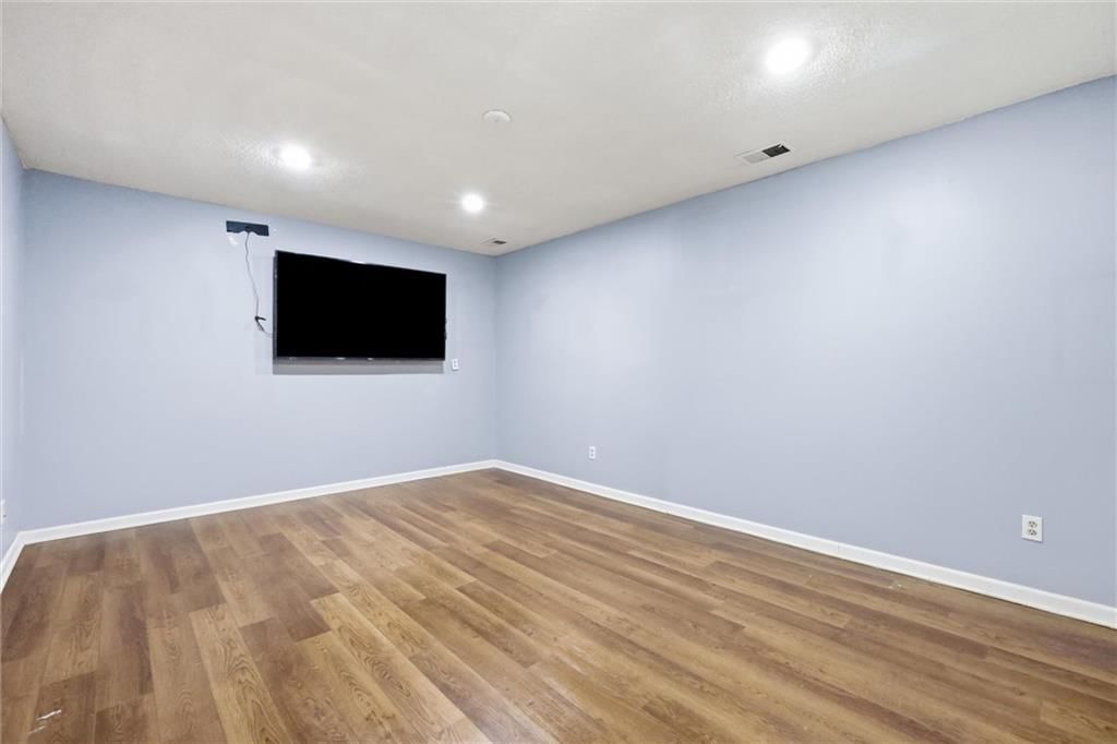 10162 Locust Street — photo 8