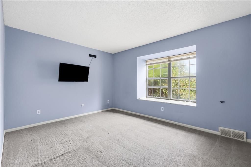 10162 Locust Street — photo 10