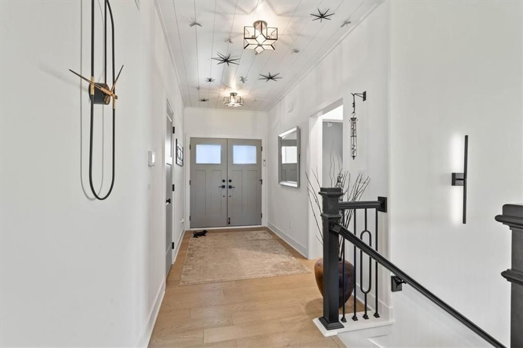 6141 N Chelsea Avenue — photo 2