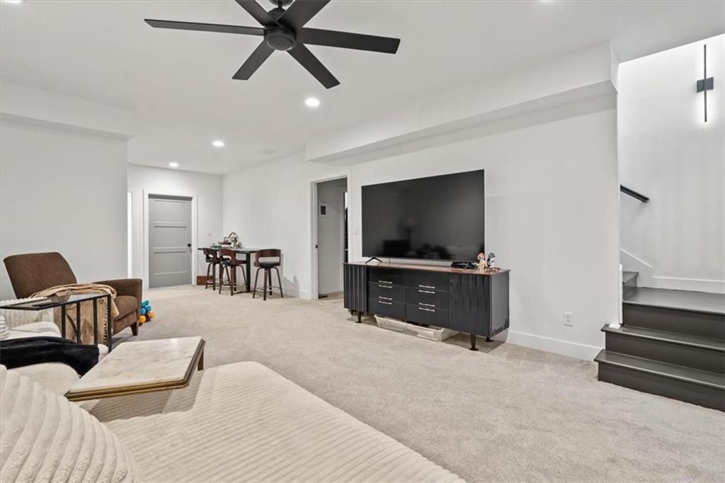 6141 N Chelsea Avenue — photo 25