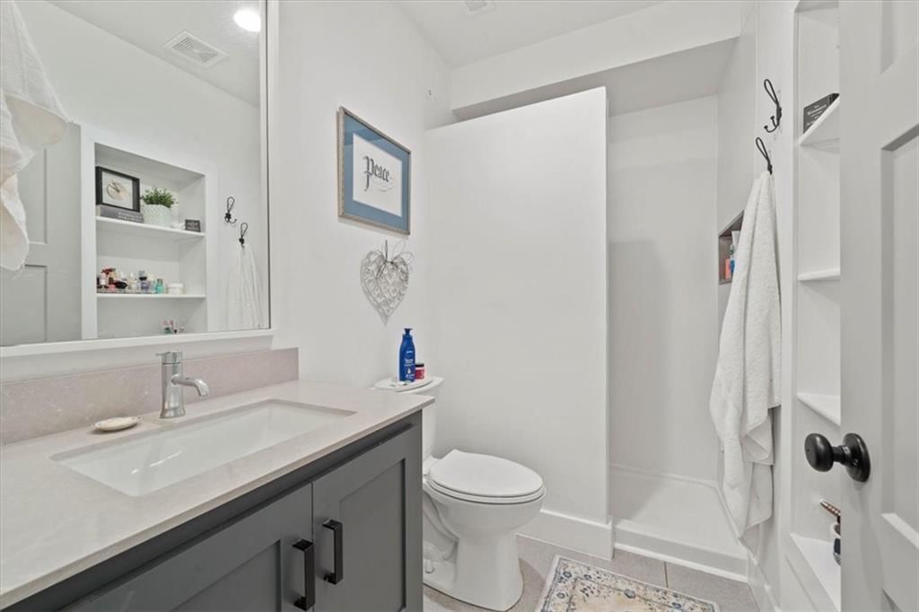 6141 N Chelsea Avenue — photo 31