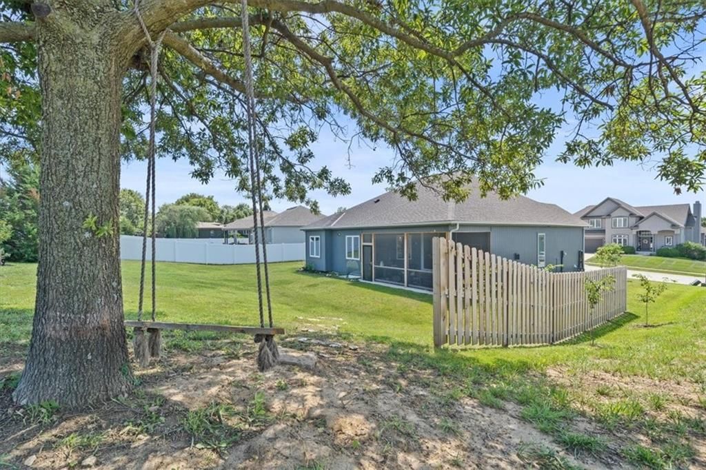 6141 N Chelsea Avenue — photo 35