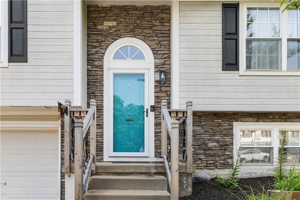 1508 NW Nicholas Drive — photo 2