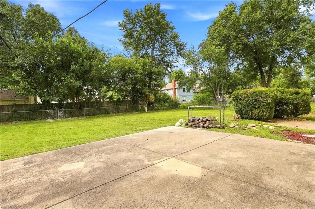 1517 Scarborough Street — photo 40
