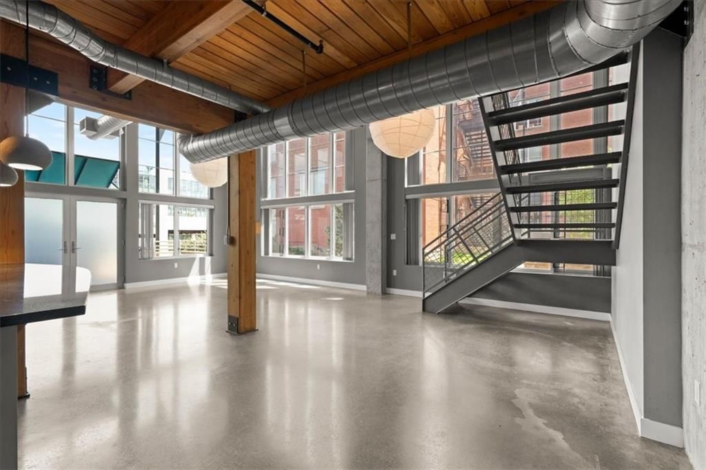 210 W 5th Street — photo 10
